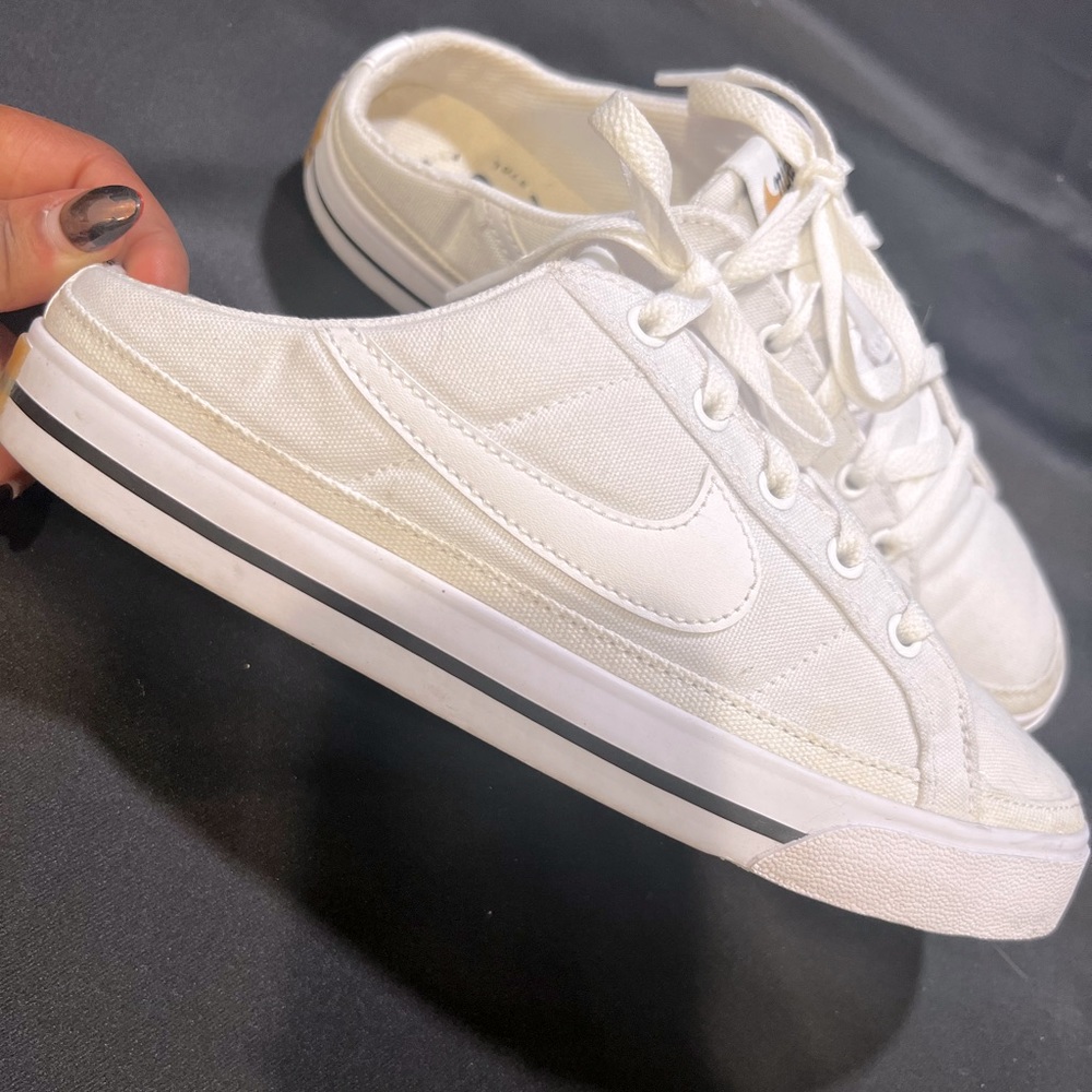 Casual Nike low back canvas shoes
